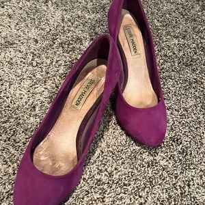 Steve Madden suede purple heel.